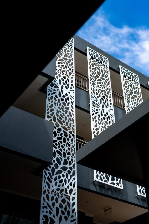 Foto Hotel Phuket Beachfront Εξωτερικό φωτογραφία The building's facade