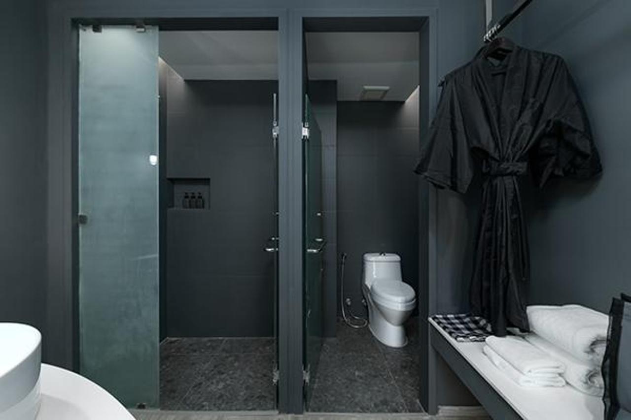 Foto Hotel Phuket Beachfront Εξωτερικό φωτογραφία Bathroom