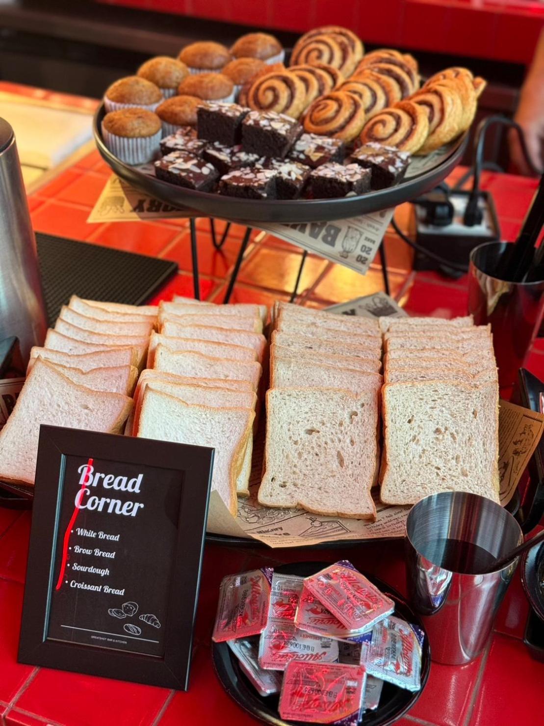 Foto Hotel Phuket Beachfront Εξωτερικό φωτογραφία White bread