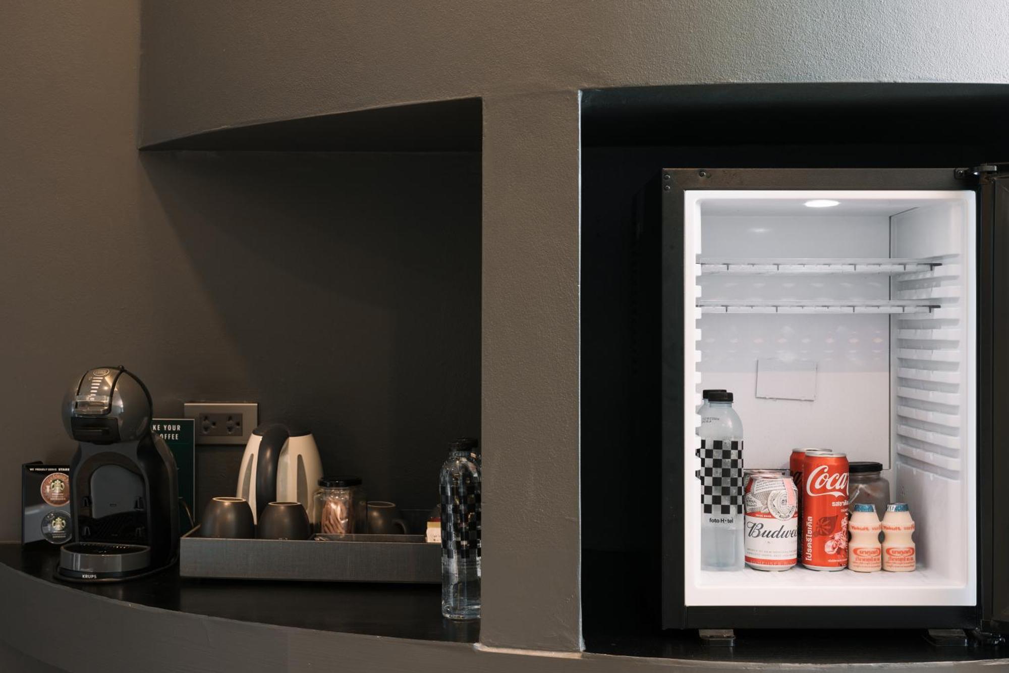 Foto Hotel Phuket Beachfront Εξωτερικό φωτογραφία A built-in beverage refrigerator