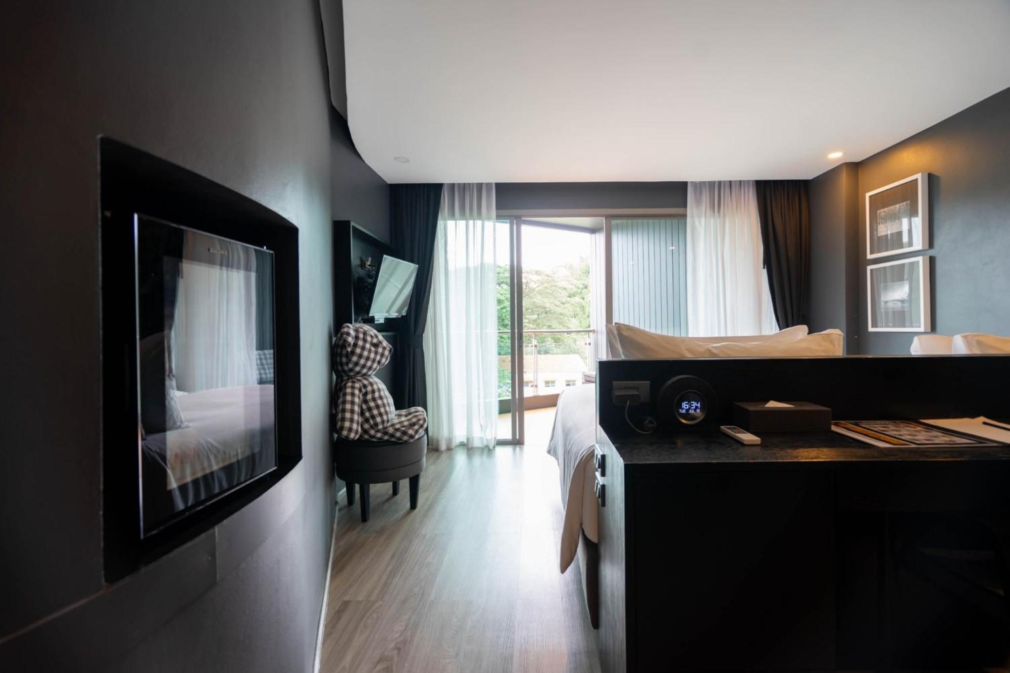Foto Hotel Phuket Beachfront Εξωτερικό φωτογραφία A room at the hotel