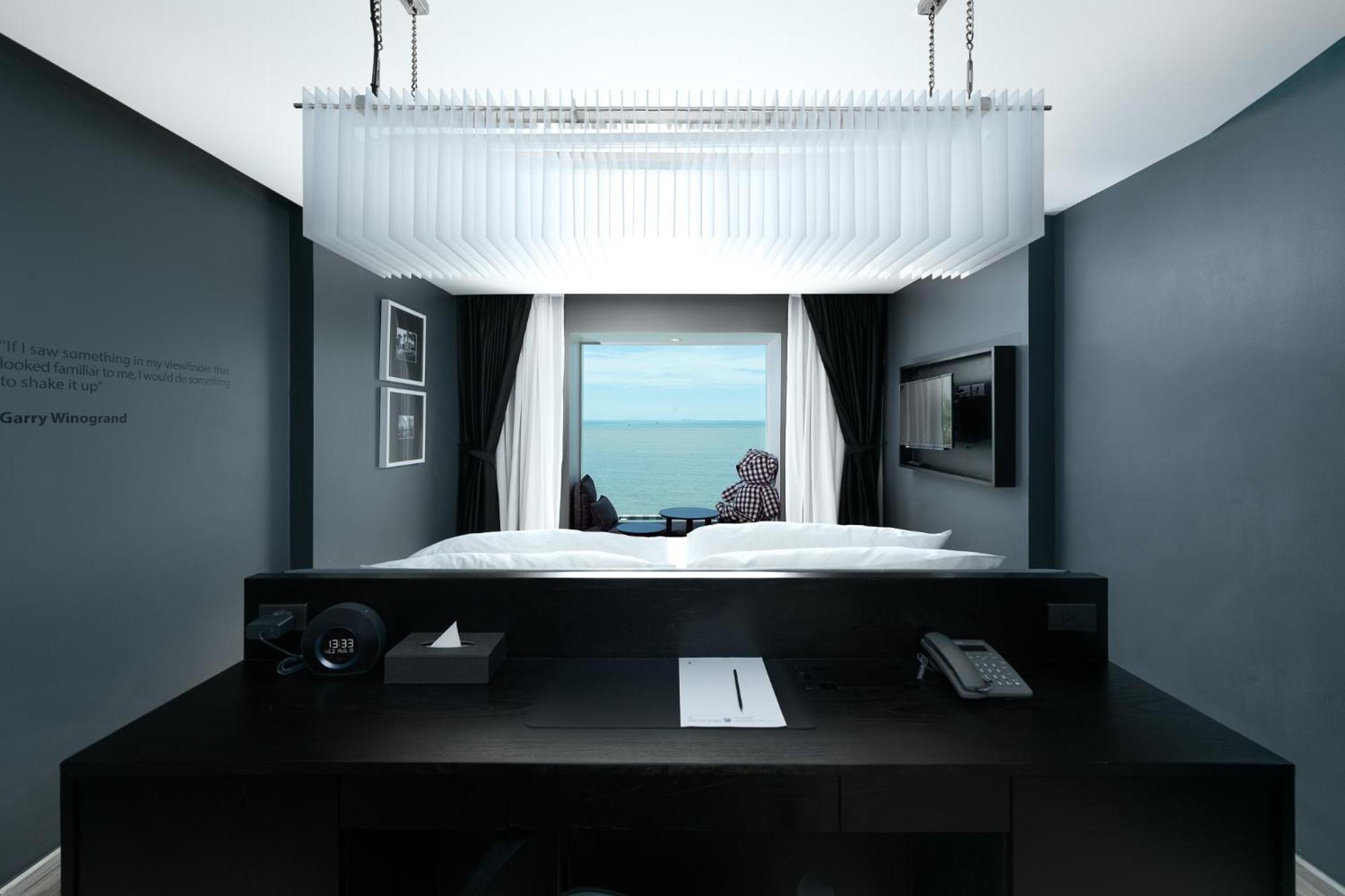 Foto Hotel Phuket Beachfront Εξωτερικό φωτογραφία Deluxe Ocean View